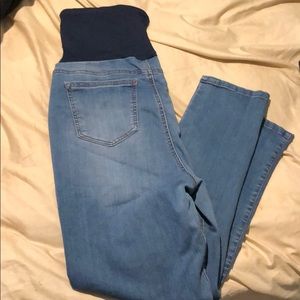 Maternity skinny jeans